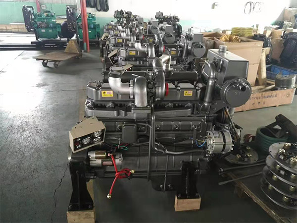 江蘇漁船用6105船用發(fā)電機組配貨.jpg