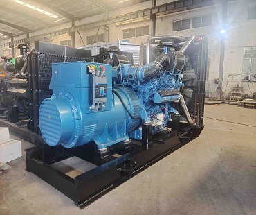 濰柴8缸640kw柴油發(fā)電機(jī)組8M33D800E200